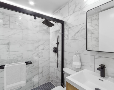 47 St Marks Place - Photo Thumbnail 5