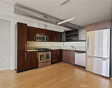 1100 S Hope - Photo Thumbnail 5