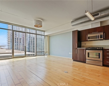 1100 S Hope - Photo Thumbnail 2