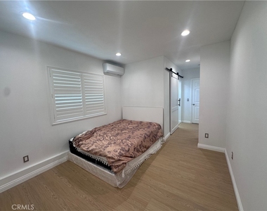 11209 Emery - Photo Thumbnail 8