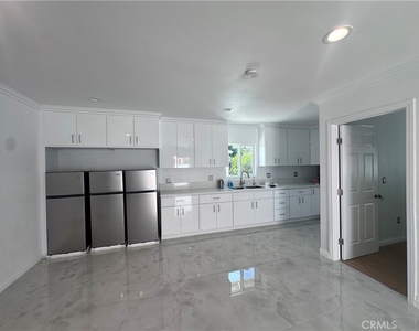 11209 Emery - Photo Thumbnail 1