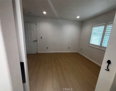 11209 Emery - Photo Thumbnail 6