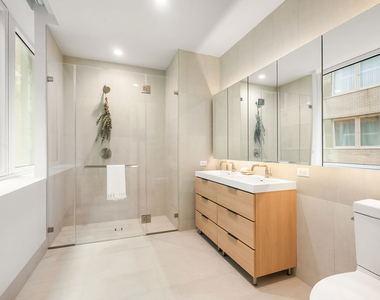 180 Pearl Street - Photo Thumbnail 2