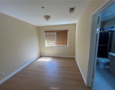 130 Fano Street - Photo Thumbnail 41
