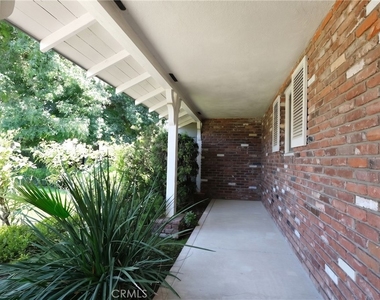 436 Stanford - Photo Thumbnail 2