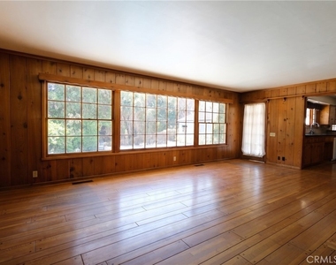 436 Stanford - Photo Thumbnail 13