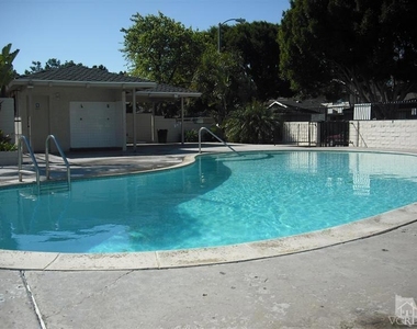 2581 Spinnaker Avenue - Photo Thumbnail 3