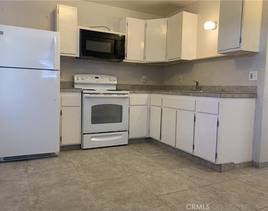 24191 Magnolia - Photo Thumbnail 1
