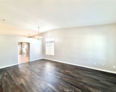 27071 School Park Drive - Photo Thumbnail 4