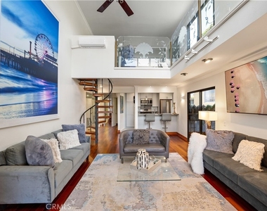 833 Ocean Avenue - Photo Thumbnail 5
