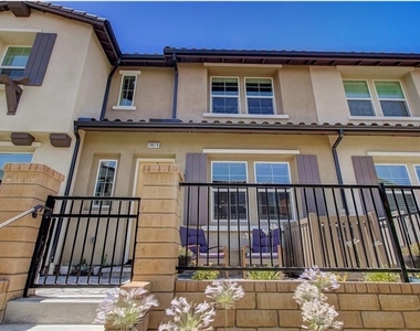28678 Jardineras Drive - Photo Thumbnail 12
