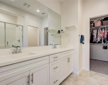 28678 Jardineras Drive - Photo Thumbnail 8