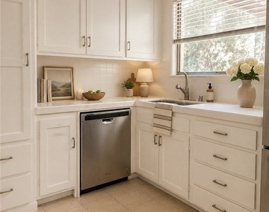 3930 Kentucky Drive - Photo Thumbnail 4