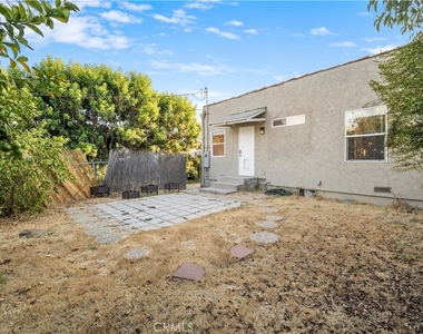 6642 Vineland Avenue - Photo Thumbnail 19