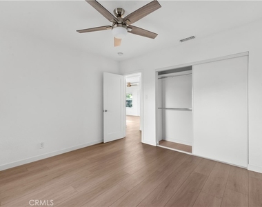 6642 Vineland Avenue - Photo Thumbnail 12