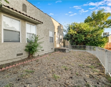 6642 Vineland Avenue - Photo Thumbnail 20
