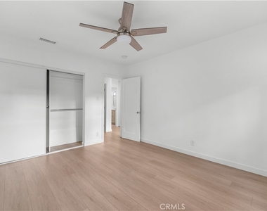 6642 Vineland Avenue - Photo Thumbnail 10