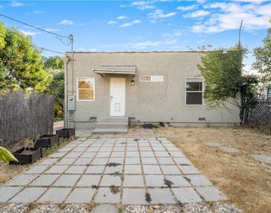 6642 Vineland Avenue - Photo Thumbnail 18