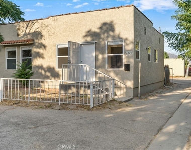 6642 Vineland Avenue - Photo Thumbnail 21