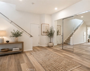 5226 Medina Road - Photo Thumbnail 12