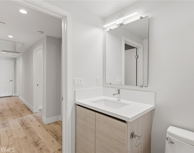 5820 La Mirada Avenue - Photo Thumbnail 22