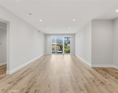 5820 La Mirada Avenue - Photo Thumbnail 3