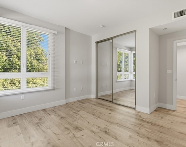 5820 La Mirada Avenue - Photo Thumbnail 26