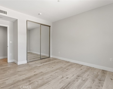 5820 La Mirada Avenue - Photo Thumbnail 21