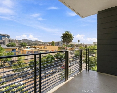 5820 La Mirada Avenue - Photo Thumbnail 14