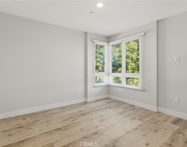 5820 La Mirada Avenue - Photo Thumbnail 25