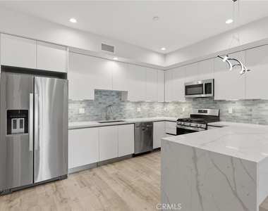 5820 La Mirada Avenue - Photo Thumbnail 5
