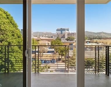 5820 La Mirada Avenue - Photo Thumbnail 13