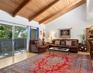 18350 Hatteras Street - Photo Thumbnail 5