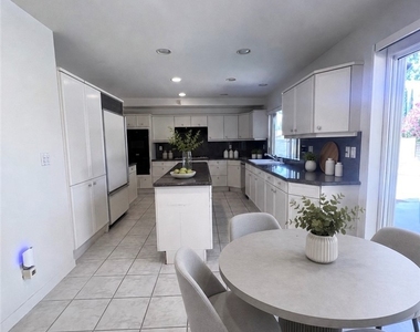 10209 Oakdale - Photo Thumbnail 8