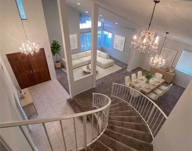 10209 Oakdale - Photo Thumbnail 4