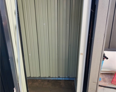 2618 S Bentley Avenue - Photo Thumbnail 13