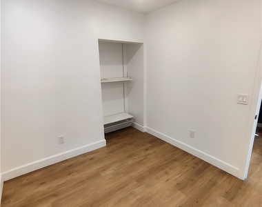 2618 S Bentley Avenue - Photo Thumbnail 4