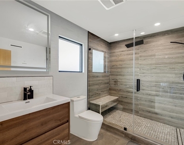 5150 Campo Road - Photo Thumbnail 11