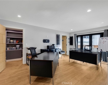 5150 Campo Road - Photo Thumbnail 18