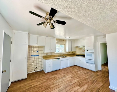 20355 Itasca Street - Photo Thumbnail 12
