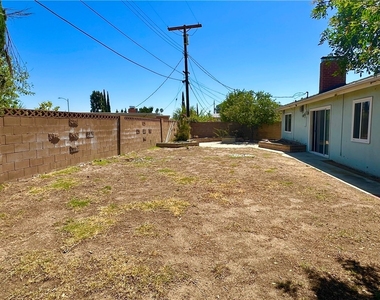 20355 Itasca Street - Photo Thumbnail 14