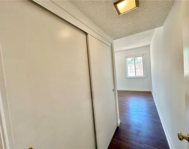 20355 Itasca Street - Photo Thumbnail 9