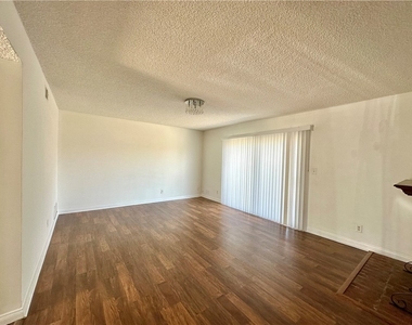 20355 Itasca Street - Photo Thumbnail 16