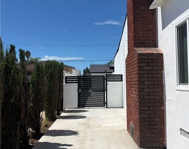 7937 Cleon - Photo Thumbnail 23