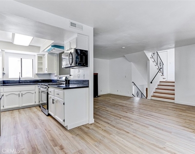 107 S Helberta Avenue - Photo Thumbnail 6