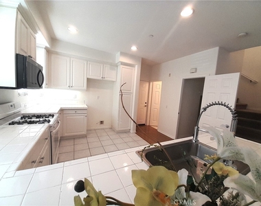 76 Bixby Circle - Photo Thumbnail 17