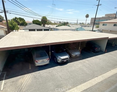1208 S Marengo Ave - Photo Thumbnail 15