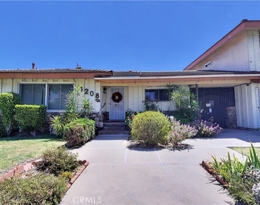 1208 S Marengo Ave - Photo Thumbnail 17