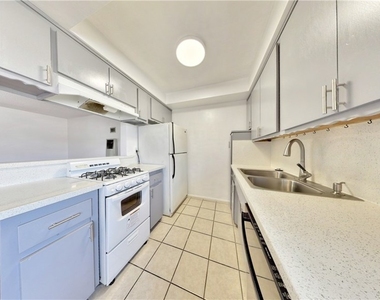 1208 S Marengo Ave - Photo Thumbnail 4
