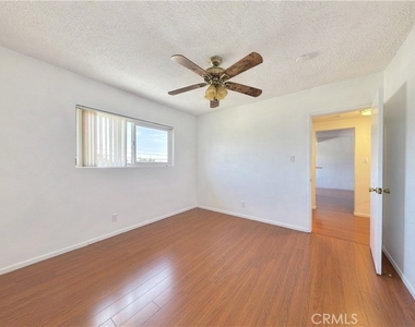 1208 S Marengo Ave - Photo Thumbnail 7
